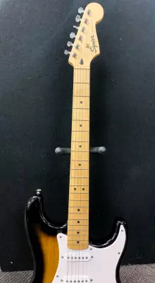Squier - Sonic Stratocaster, Maple Fingerboard - 2-Colour Sunburst 2